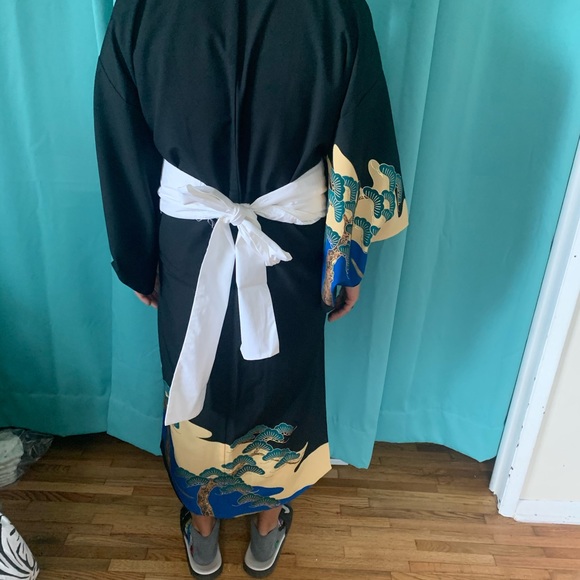 Authentic Hand Sewn Japanese Kimono - Picture 7 of 7